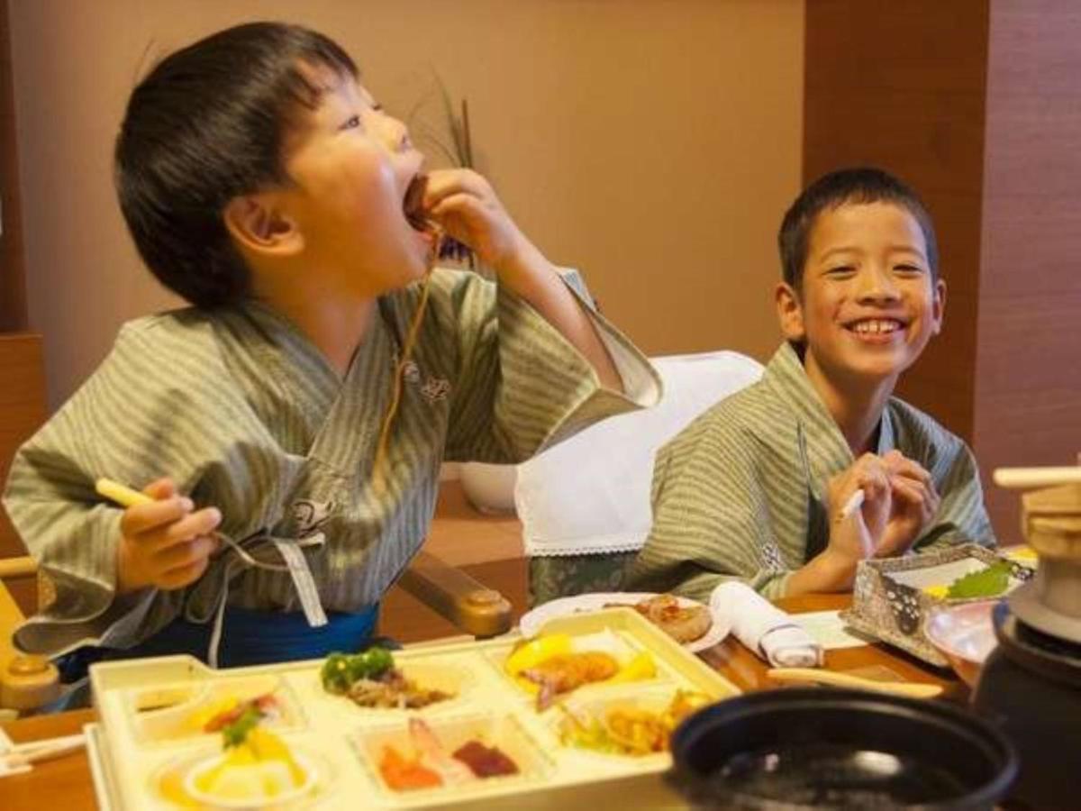 Matsunoya Kasen Hotel Maniwa Bagian luar foto